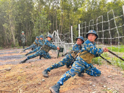  - Bên trong nơi huấn luyện chiến sĩ mới có gì?