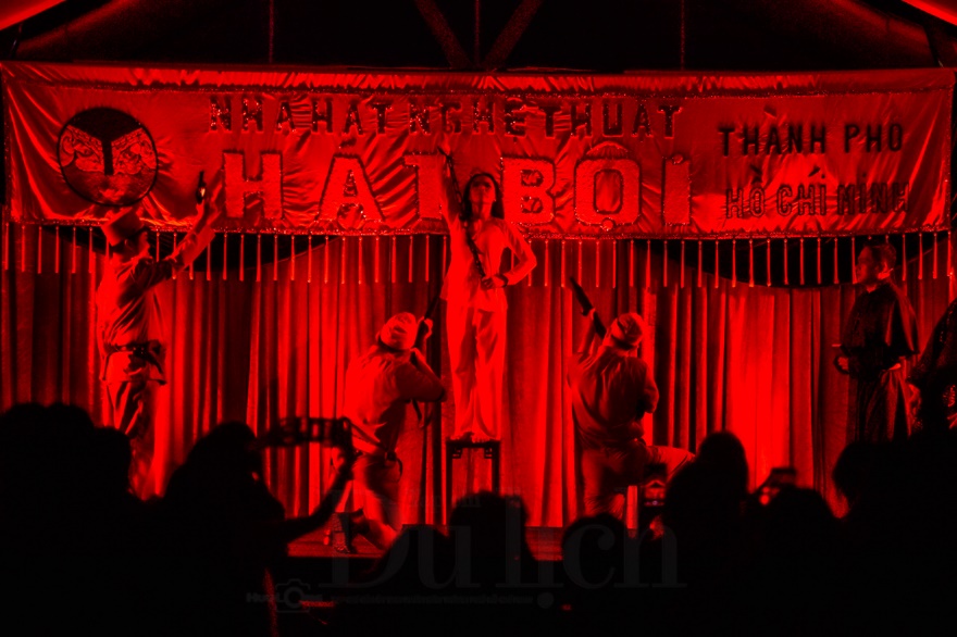 Qua cồn xem tuồng cổ: Giữ hồn di sản bằng không gian sáng tạo - 11