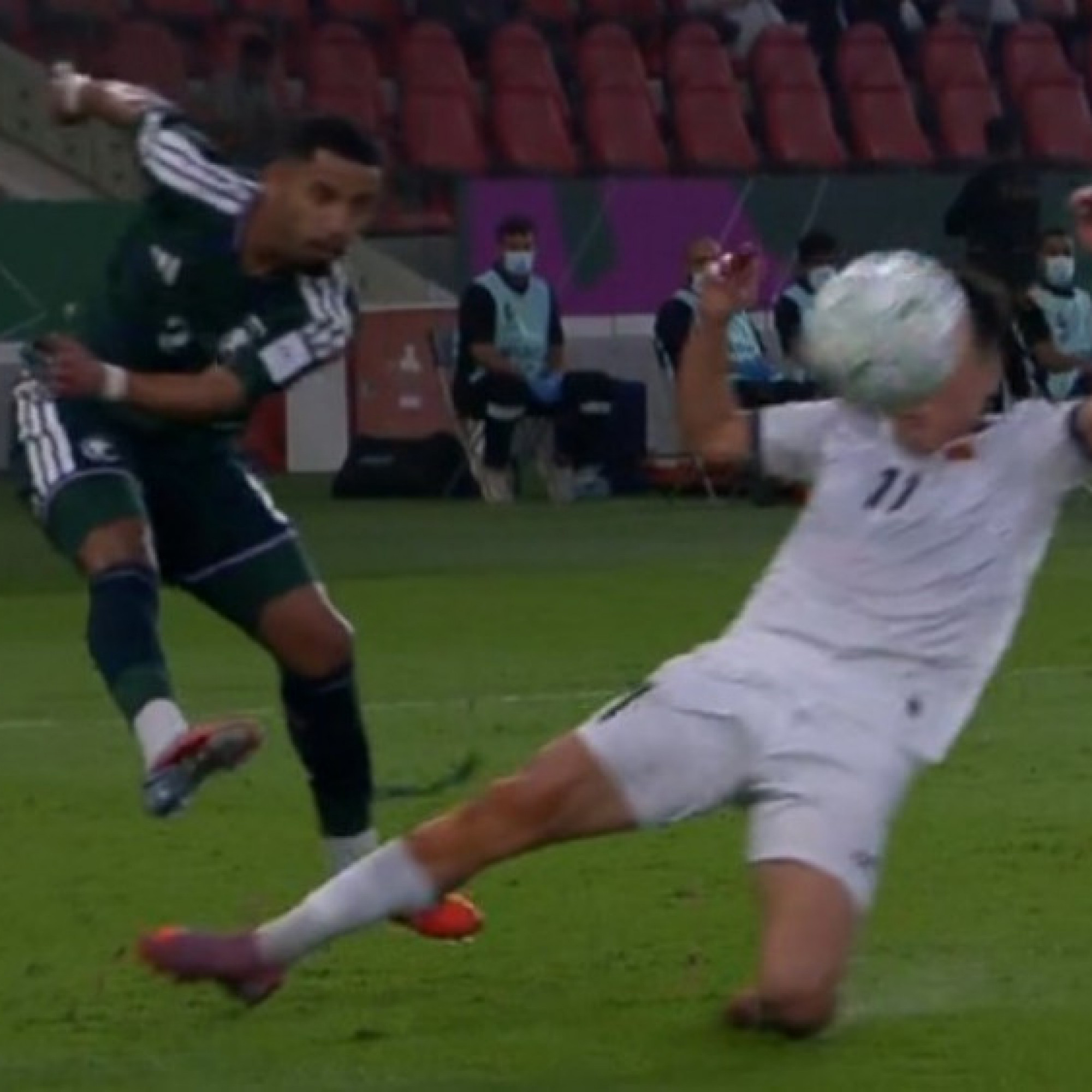  - Video bóng đá U23 Saudi Arabia - U23 Kyrgyzstan: Thẻ đỏ, phạt đền và người hùng phút 88 (U23 châu Á)