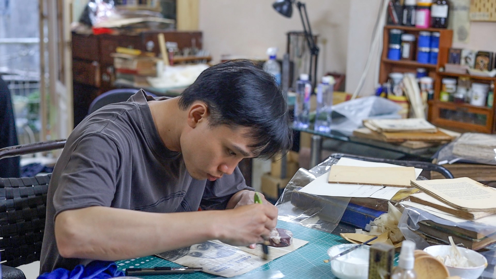 Hai thế hệ và một niềm đam mê “chữa lành” cho sách - 2