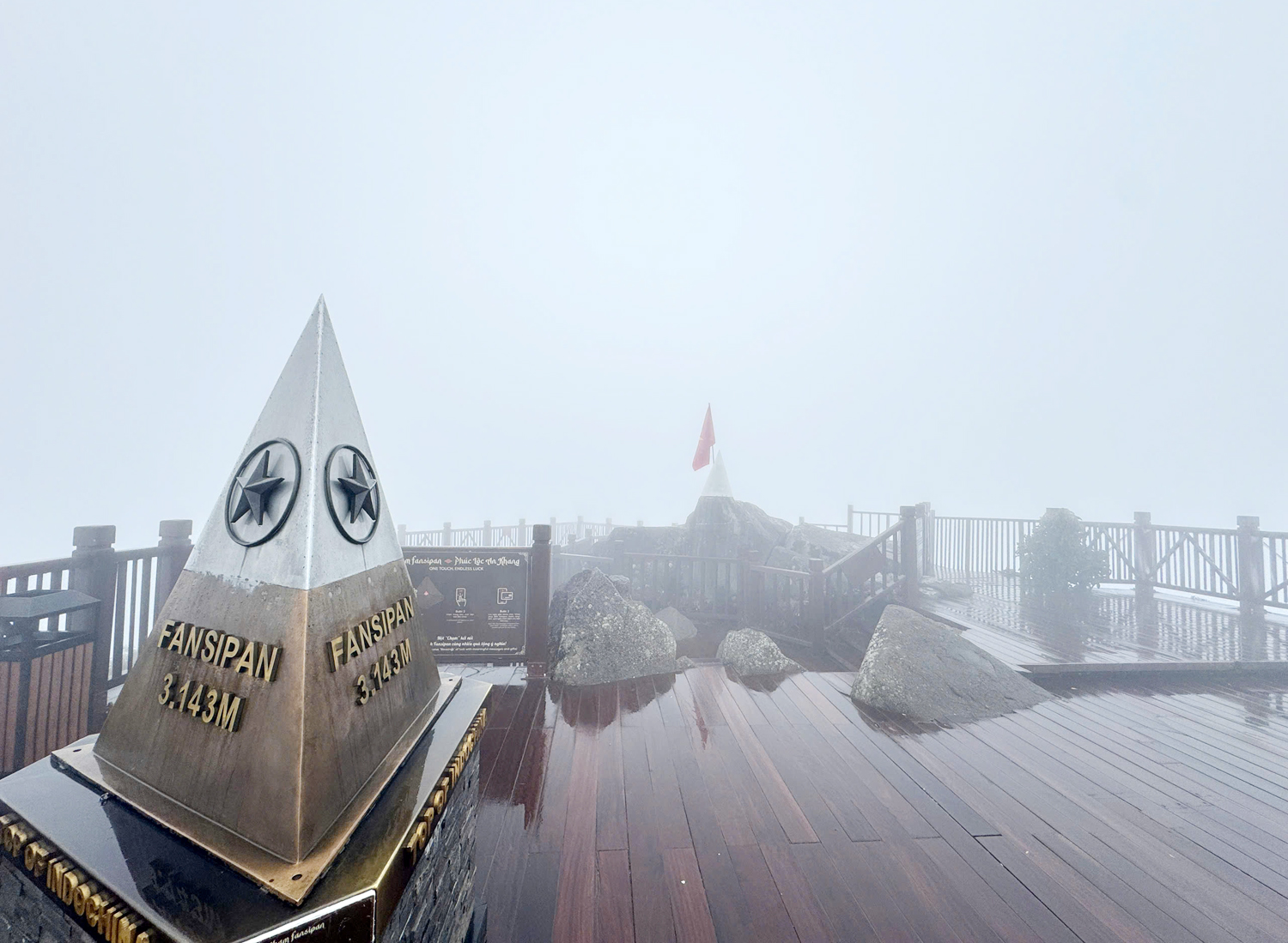 Băng giá trên đỉnh Fansipan - 9