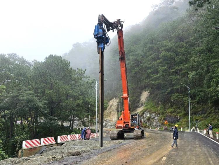 Cấm lưu thông một phần trên đèo Prenn Đà Lạt để sửa chữa