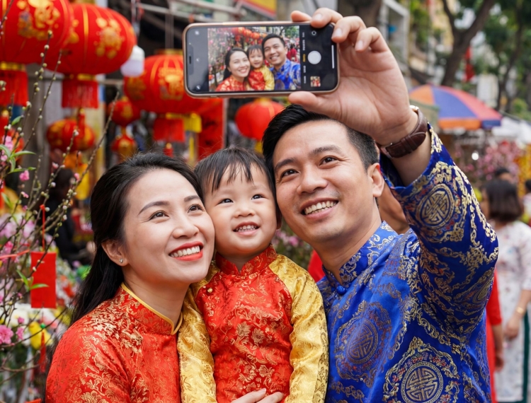 Du khách ngoại quốc mách nhỏ cách du lịch Việt Nam tiết kiệm