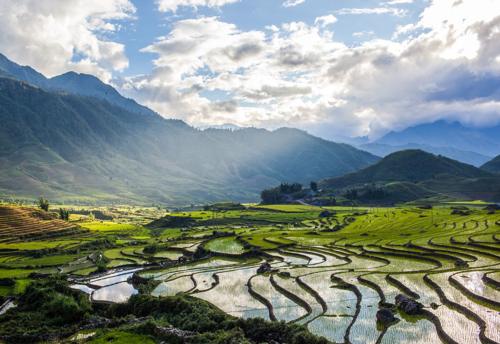 'Phố núi trong sương' là điểm đến tăng trưởng nhanh nhất châu Á - 3