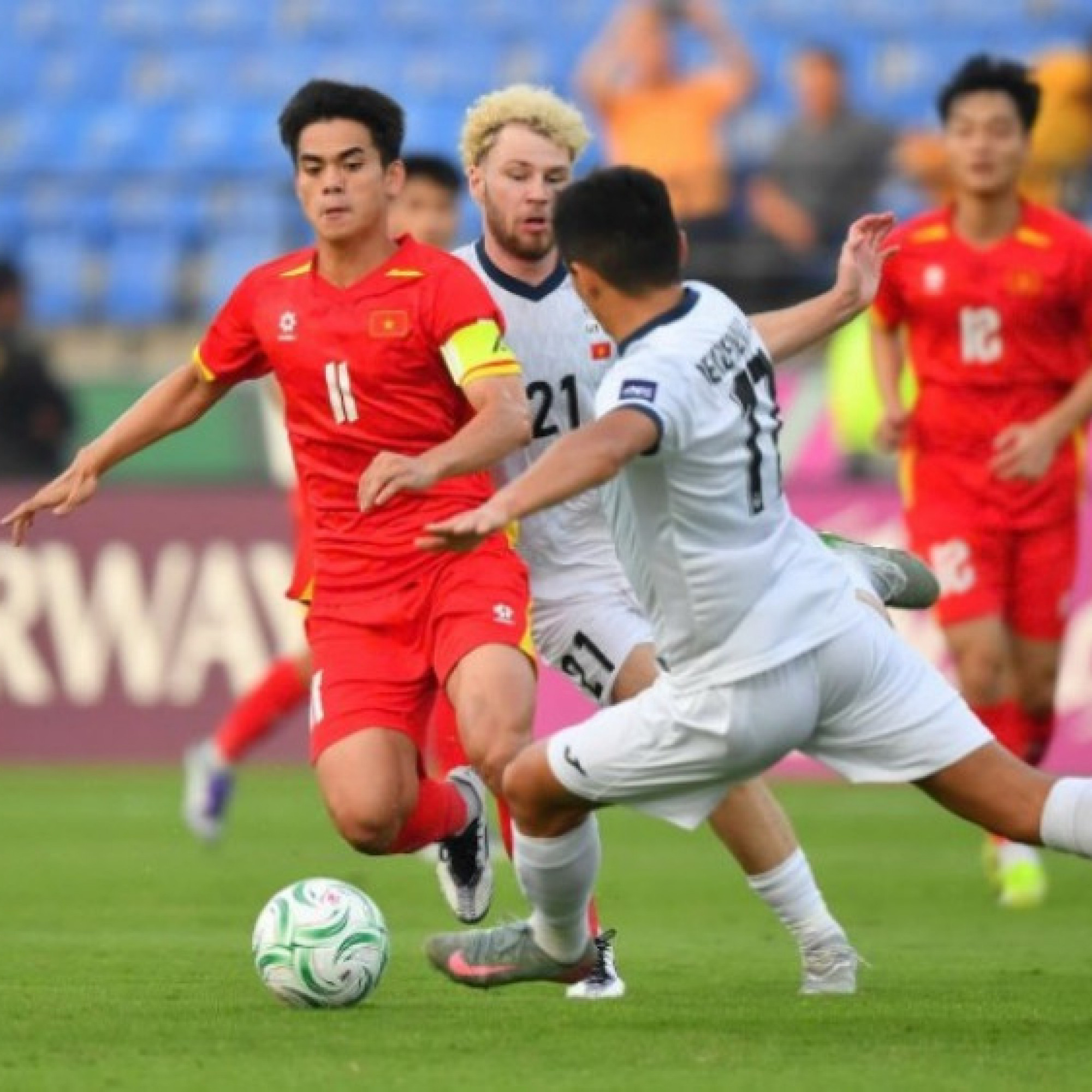  - Video bóng đá U23 Việt Nam - U23 Kyrgyzstan: Phạt đền mở điểm, siêu phẩm sút xa (U23 châu Á)