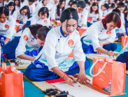 Trẩy hội ‘Nghìn nét Việt’ cùng hơn ngàn thư pháp gia quần tụ, múa bút vẽ chữ chúc mừng Xuân mới