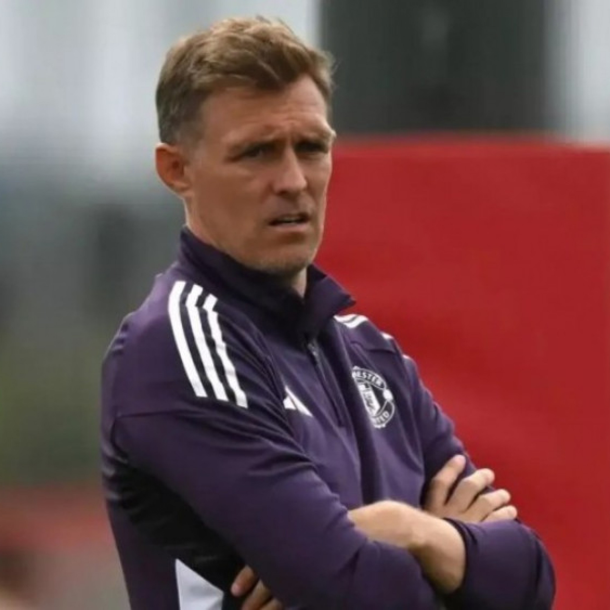  - Tin mới nhất bóng đá sáng 10/1: Fletcher nhiều khả năng dẫn dắt derby Manchester