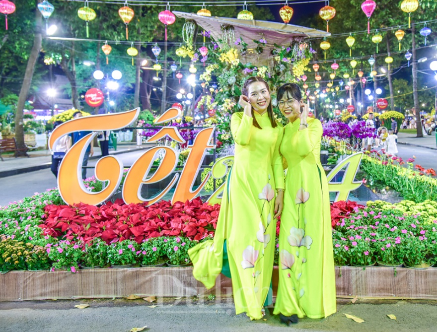 TP.HCM rộn ràng chuỗi sự kiện ‘Tết Văn hóa - Nghĩa tình’ chào Xuân Bính Ngọ - 1