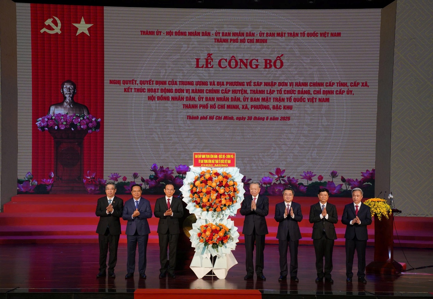 TP.HCM công bố 12 dấu ấn nổi bật năm 2025: Du lịch bứt phá toàn diện - 1