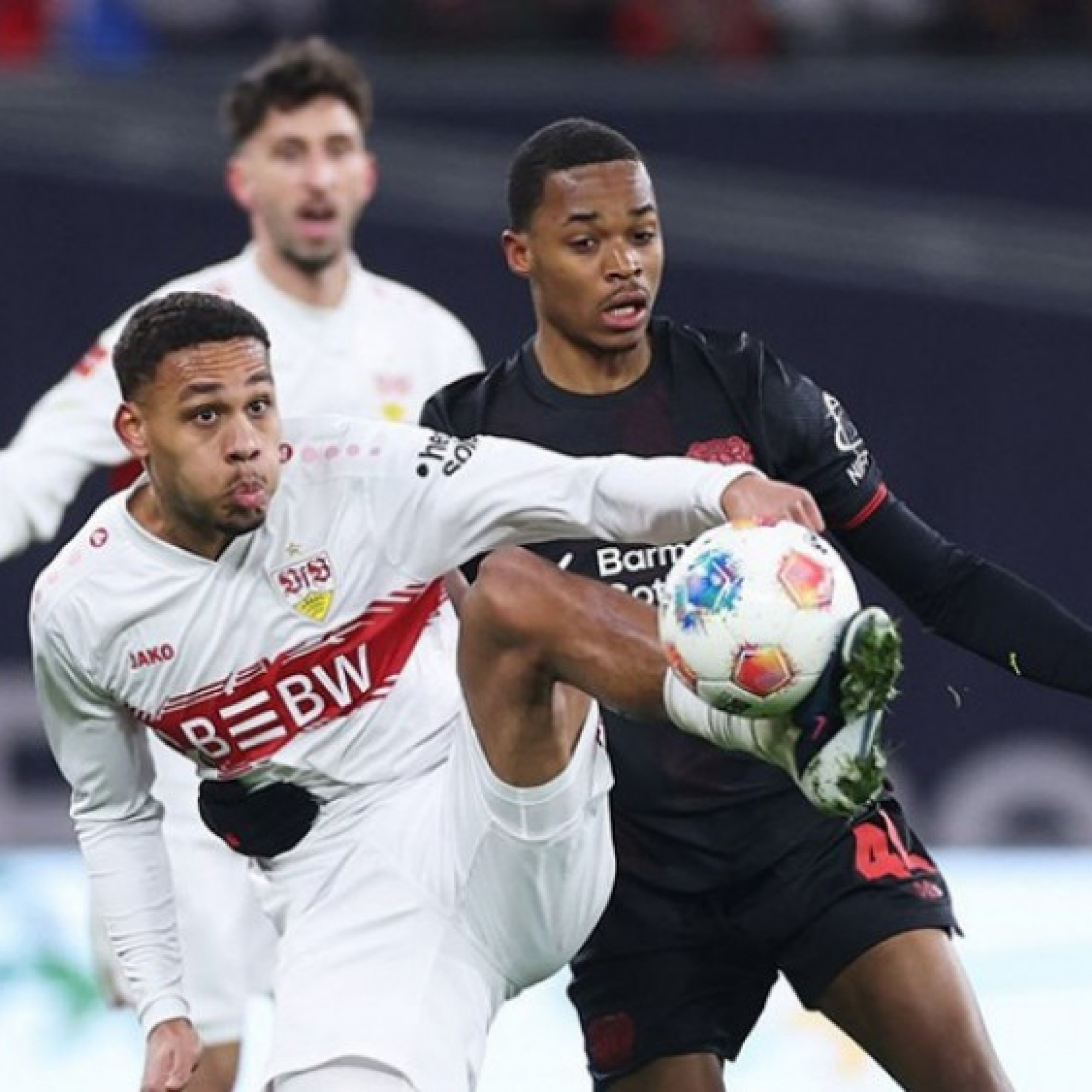  - Video bóng đá Leverkusen - Stuttgart: Thảm họa hiệp 1 (Bundesliga)