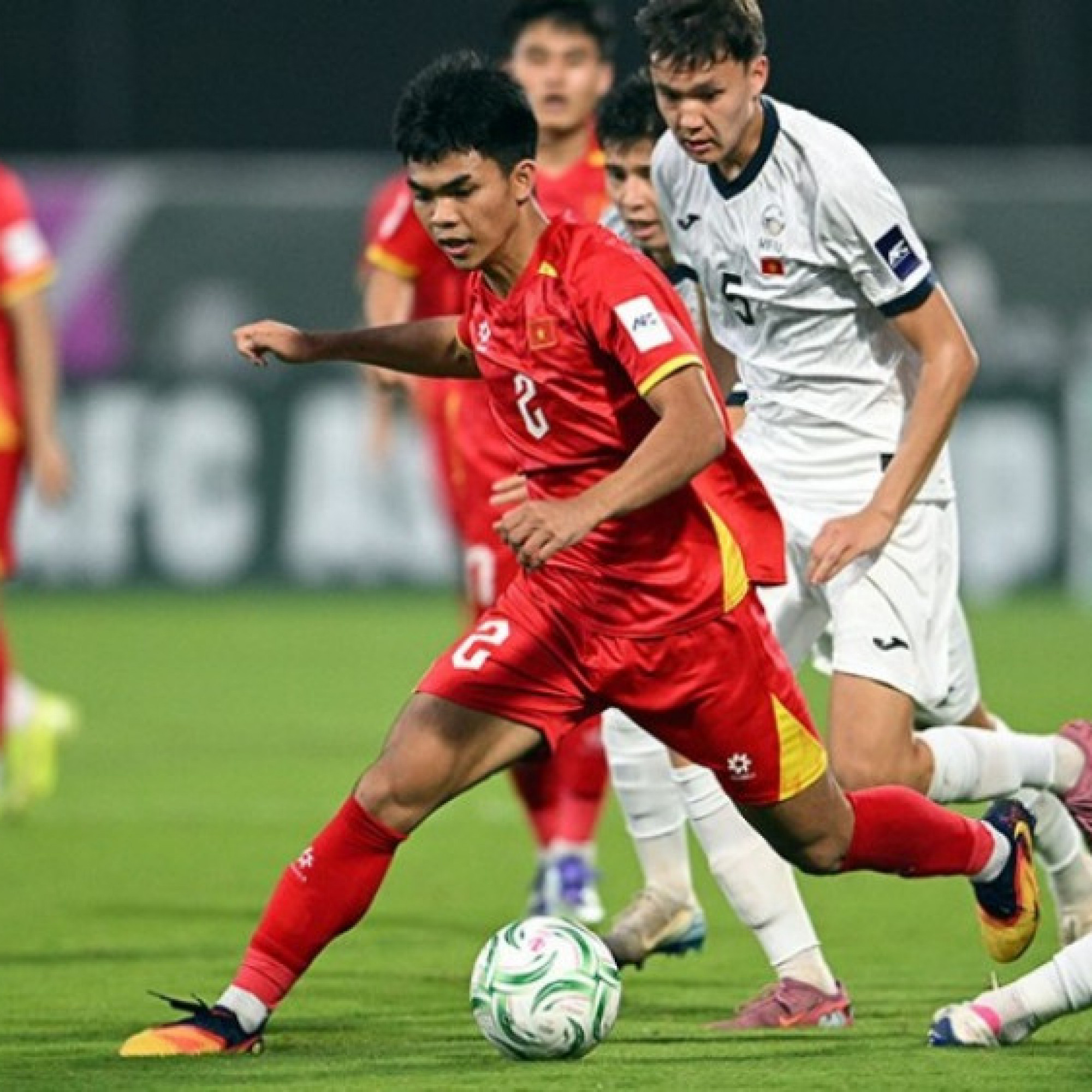  - HLV Kim Sang Sik nói gì để "cậu út" U23 Việt Nam "lớn" nhanh không tưởng?