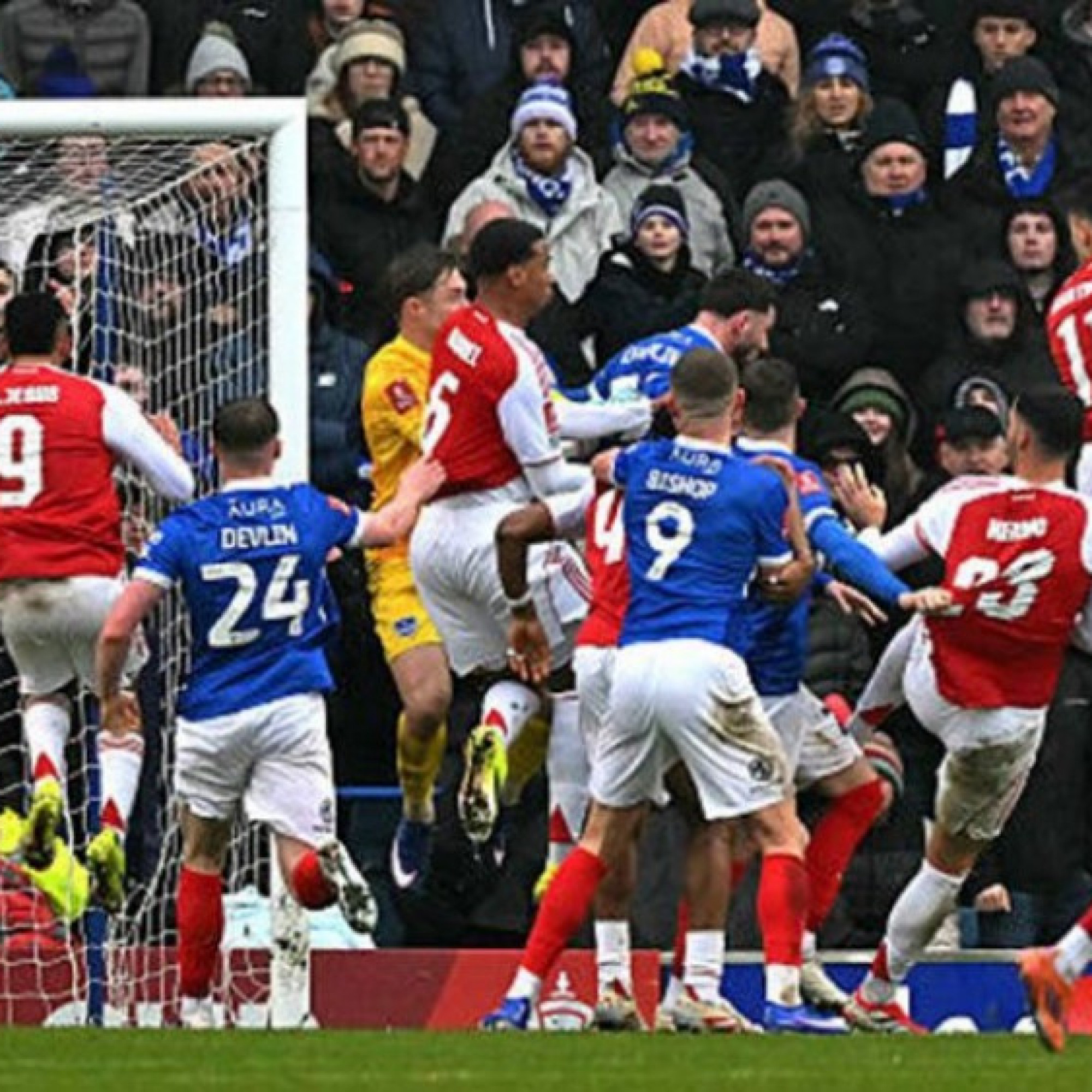  - Kết quả bóng đá Portsmouth - Arsenal: Cú đúp phạt góc, khôi hài quả penalty hỏng (FA Cup)