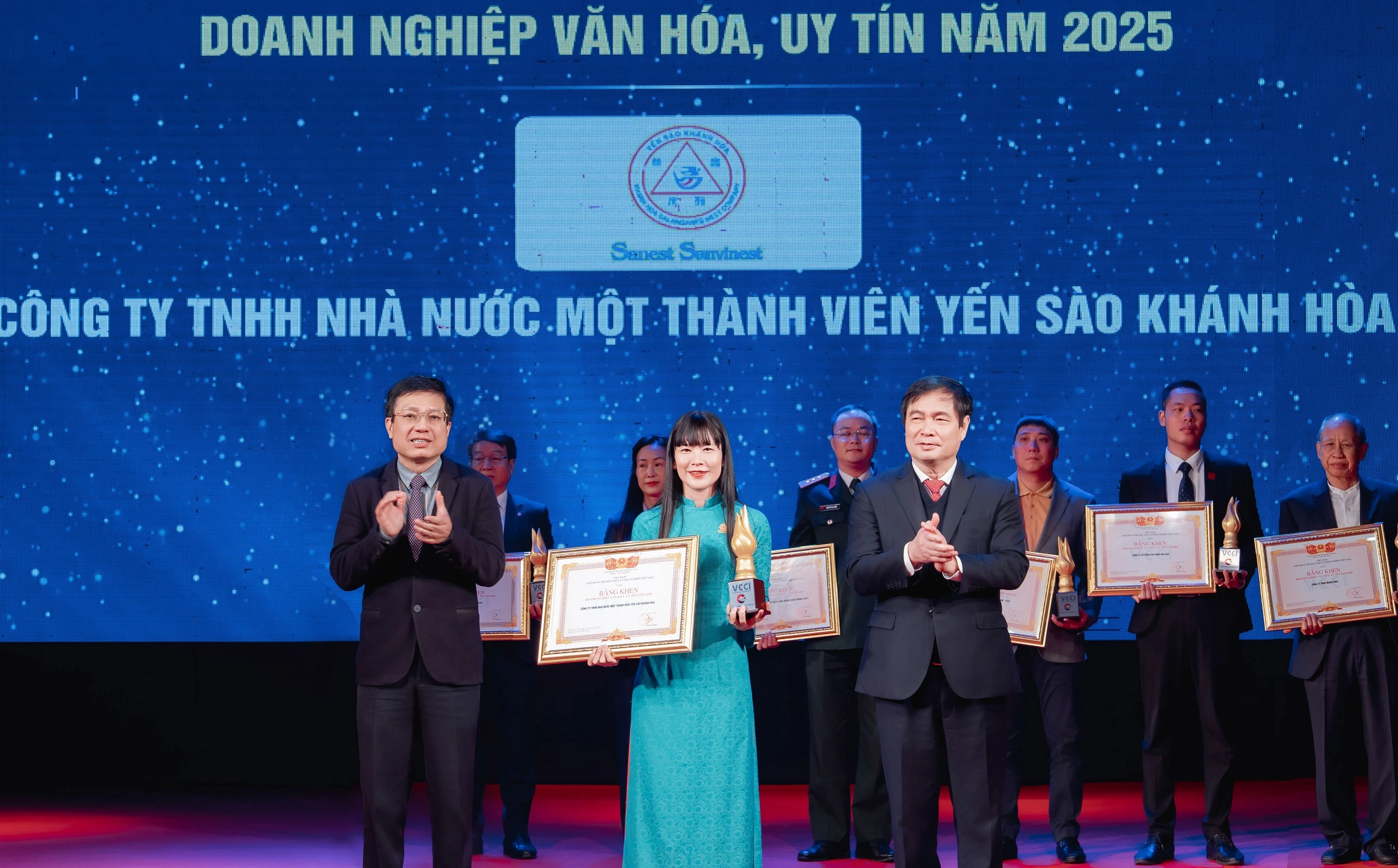 Yến sào Khánh Hòa vào Top 20 “Doanh nghiệp Văn hóa, Uy tín năm 2025” - 1