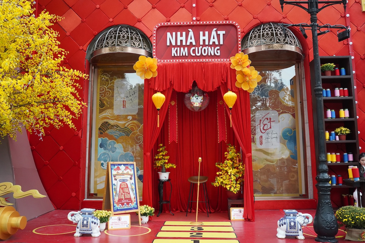 check-in khong gian tet xua giua long tp.hcm - 8