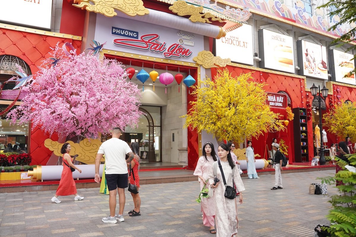 check-in khong gian tet xua giua long tp.hcm - 5