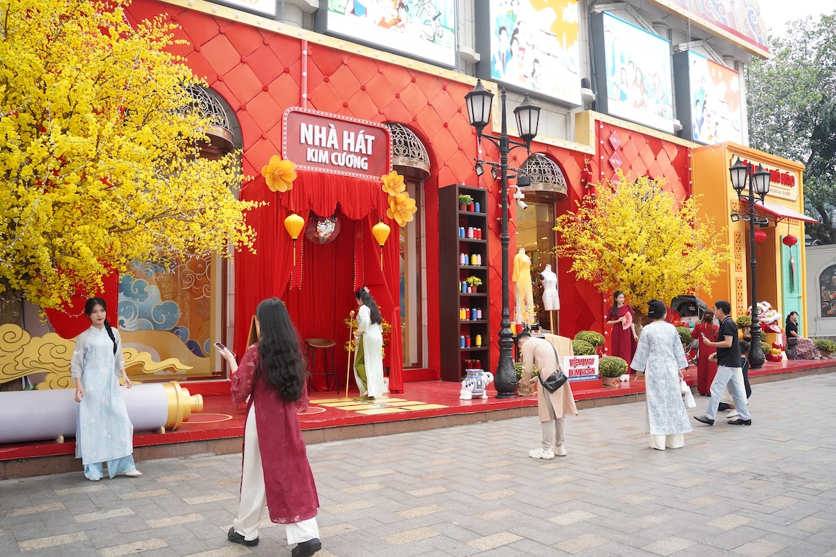 check-in khong gian tet xua giua long tp.hcm - 9