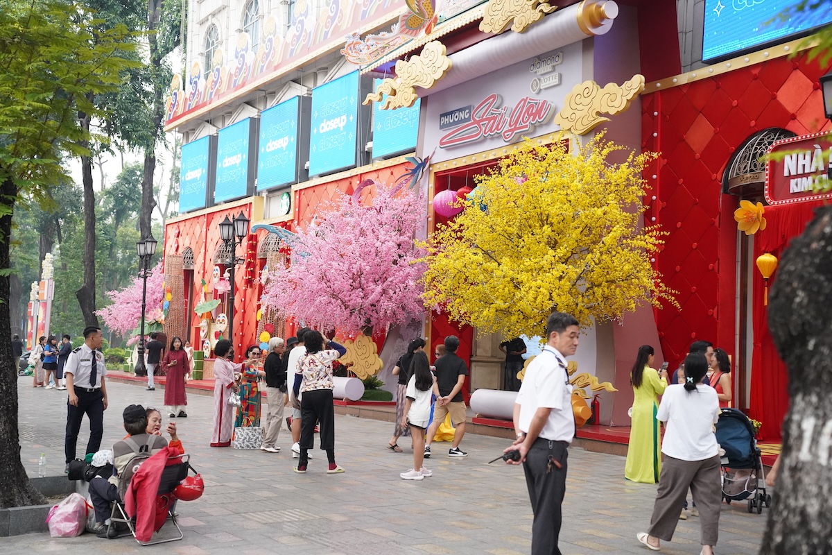 check-in khong gian tet xua giua long tp.hcm - 11