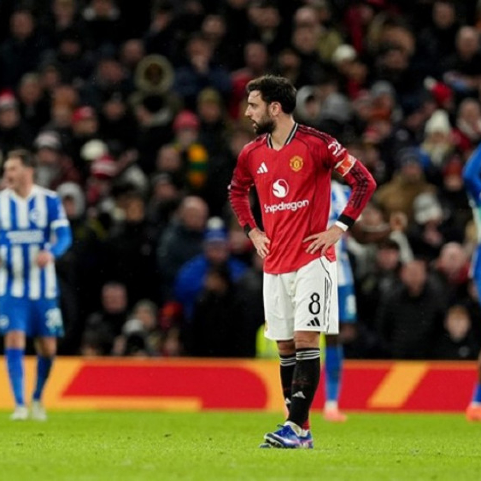  - MU bị loại khỏi FA Cup: Mùa giải của "Quỷ đỏ" trên bờ vực sụp đổ