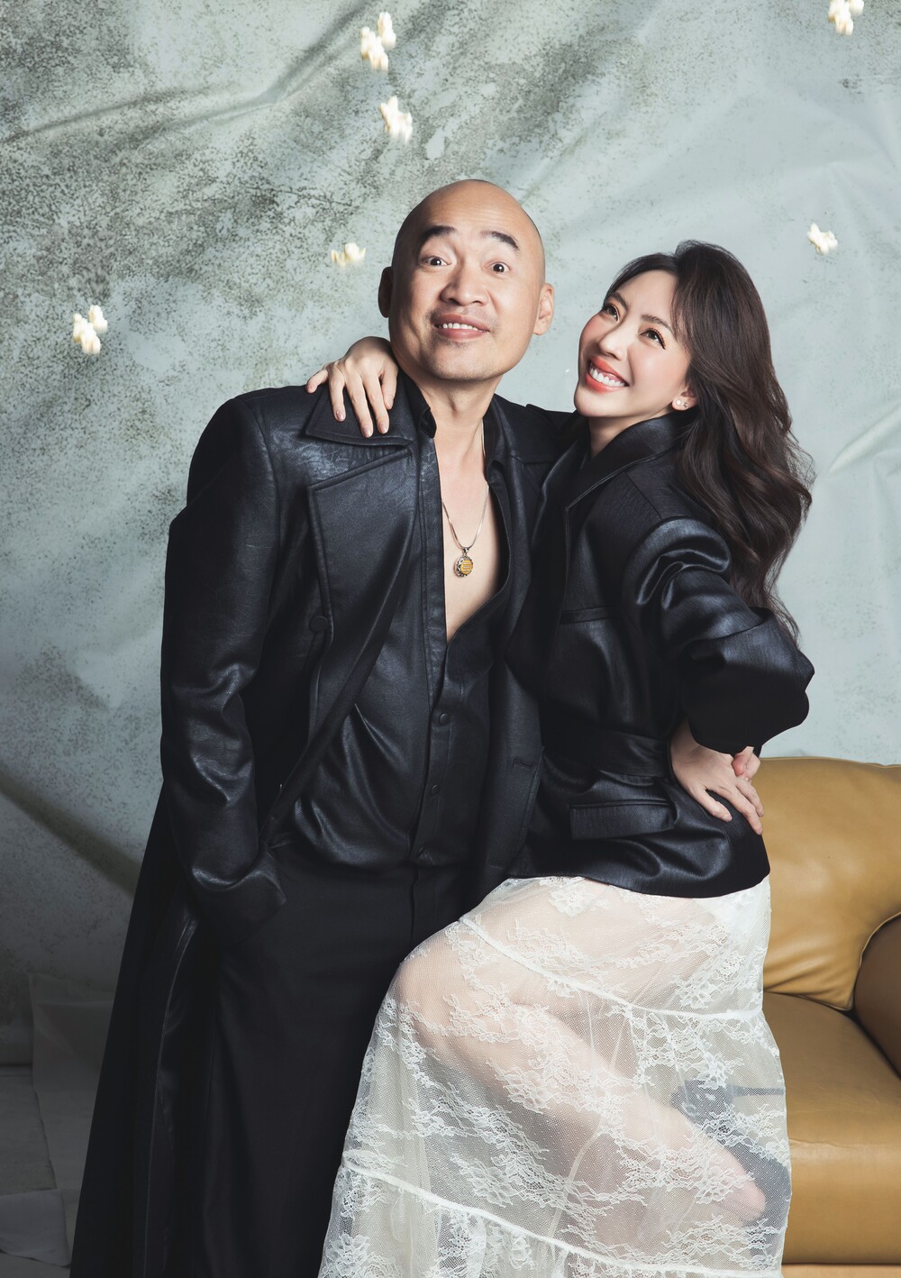 Tiến Luật “chơi lớn” tặng nhẫn kim cương cho Thu Trang kỷ niệm 15 năm ngày cưới - 2