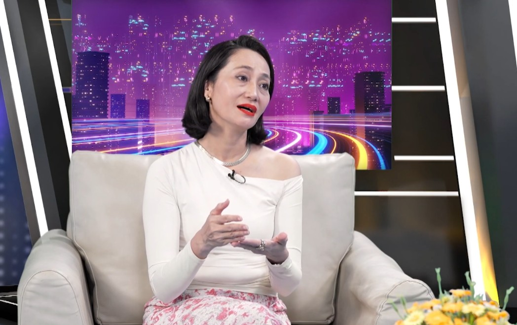 NSƯT Hạnh Thúy thừa nhận từng có suy nghĩ chọn ngày giờ sinh tốt nhất cho con nhưng bác sĩ phản đối - 2