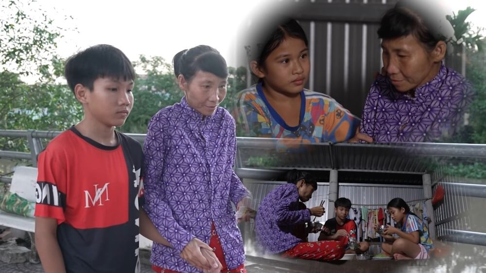 Bạch Công Khanh và Phương Anh lăn xả hết mình, ướt sũng người vì thực hiện thử thách để giúp đỡ hoàn cảnh khó khăn - 2