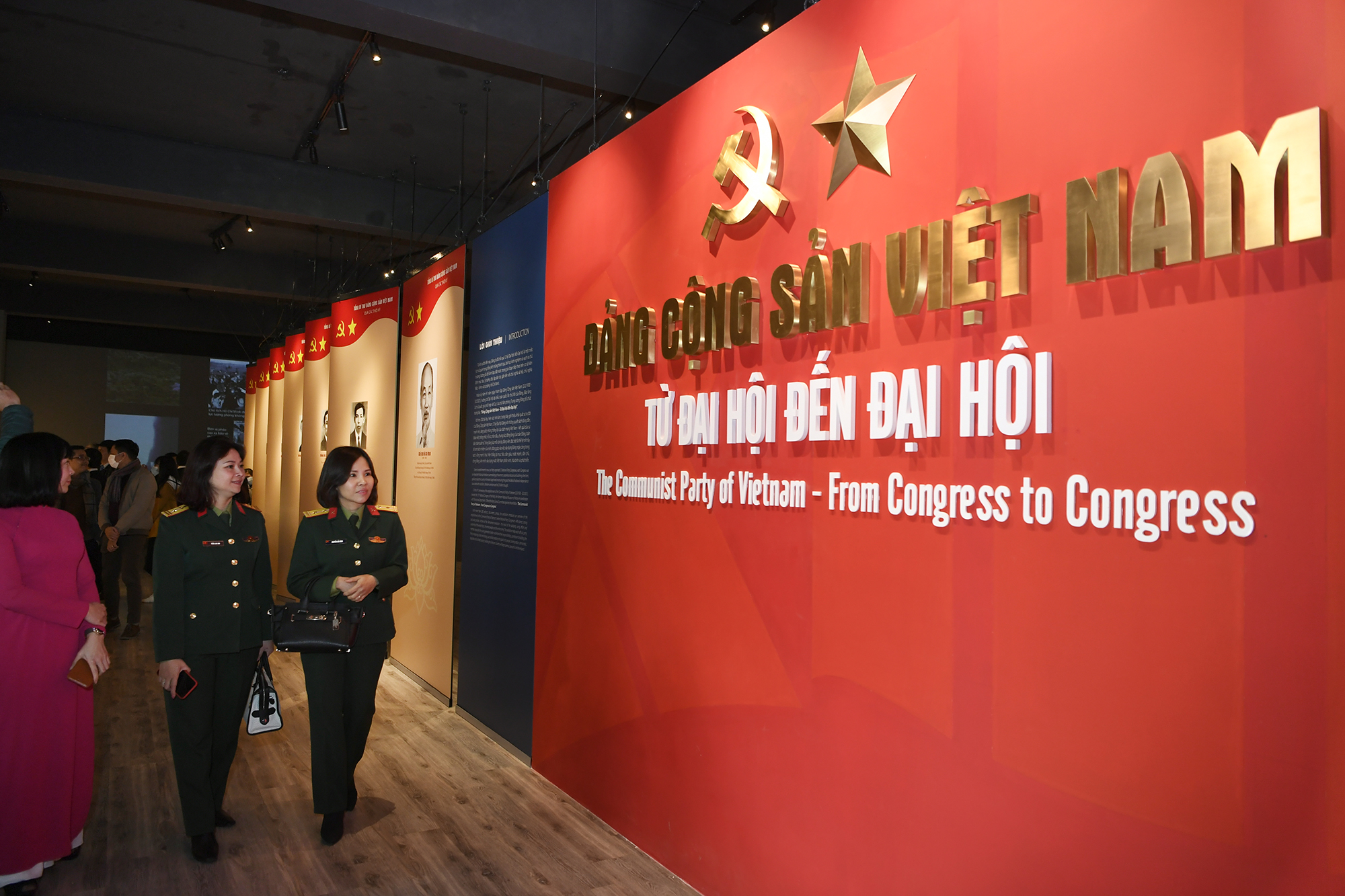 Hơn 200 tài liệu, hiện vật tại triển lãm “Đảng Cộng sản Việt Nam – Từ Đại hội đến Đại hội” - 1