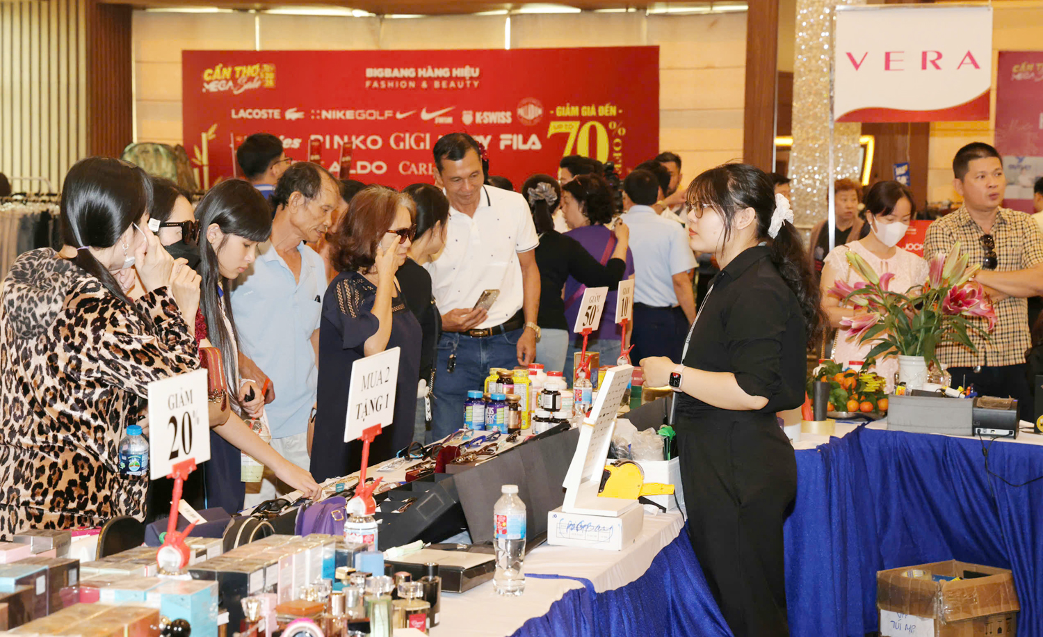 Cần Thơ Mega Sale 2026 hút du khách săn hàng hiệu khuyến mại - 4