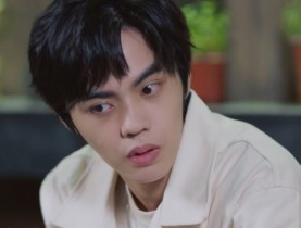  - Phim “Bóng tùng quân”: Ngụy Lam và Lăng Thính tranh nhau chiếm lấy tình cảm của Hồng Tinh Tinh