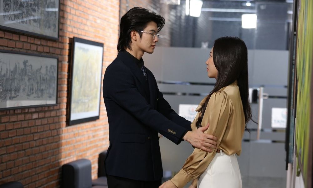 Mối quan hệ ngày càng phức tạp giữa Ánh Minh và thiếu gia Vinh trong Người thừa kế không danh phận - 2