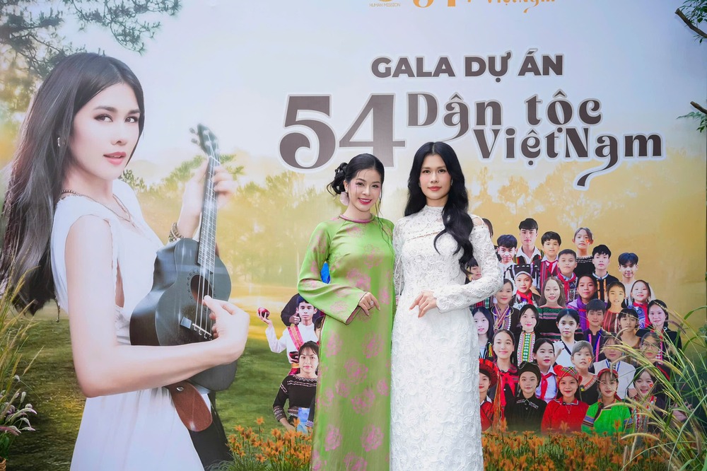 MC Thu Nga ghi dấu ấn tại gala tổng kết dự án “54 Dân Tộc Việt Nam” - 1