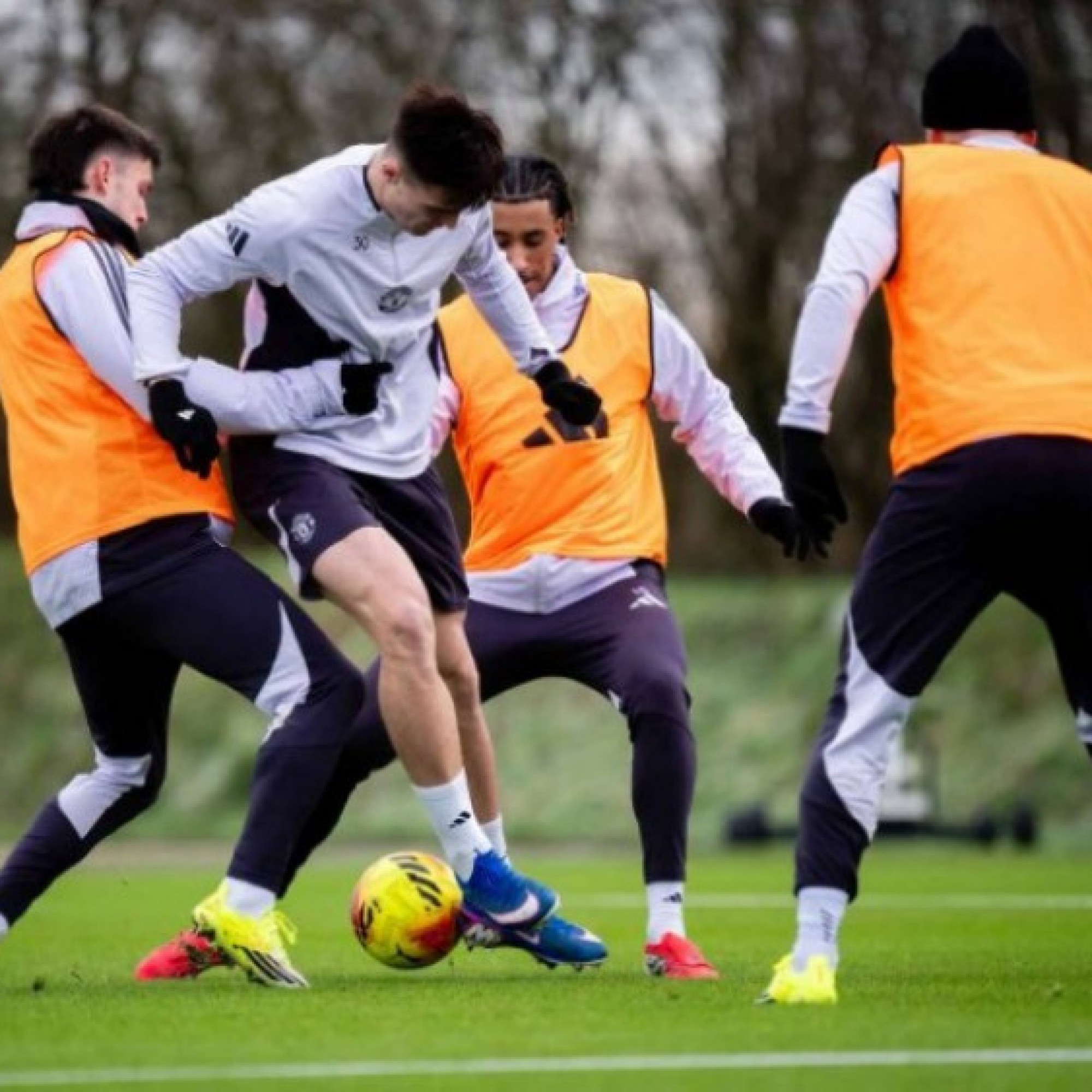  - Lộ danh sách cầu thủ MU đấu Man City, HLV Carrick nhận tin dữ từ ban lãnh đạo