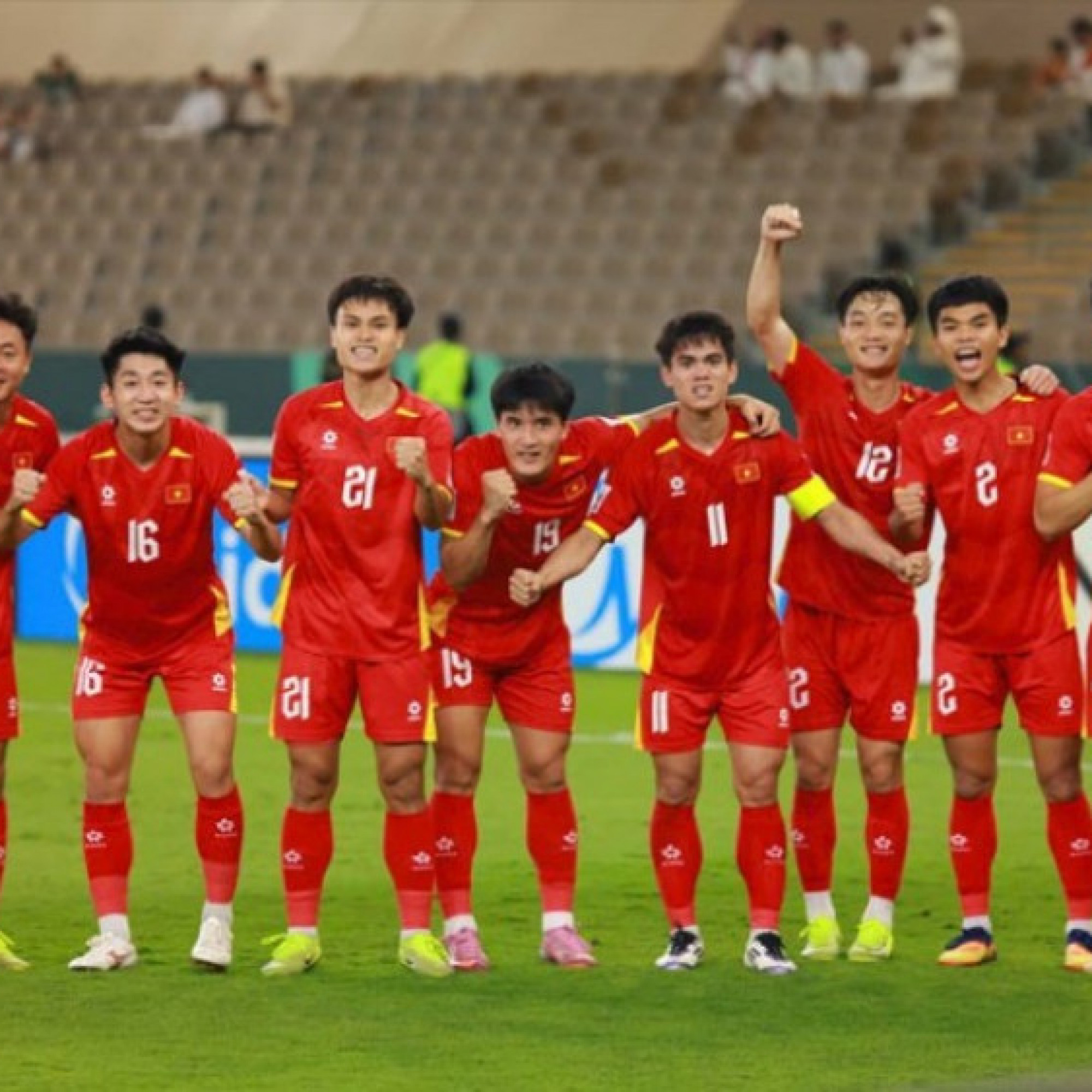  - U23 Việt Nam đấu U23 UAE: Rực rỡ Đình Bắc kiến tạo cho Lê Phát mở điểm