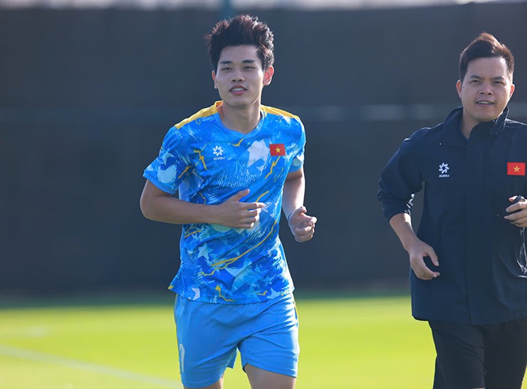 Thầy Kim “truyền lửa” U23 Việt Nam trước giờ G: “Ai cũng đau, nhưng phải vượt qua để thắng UAE” - 2