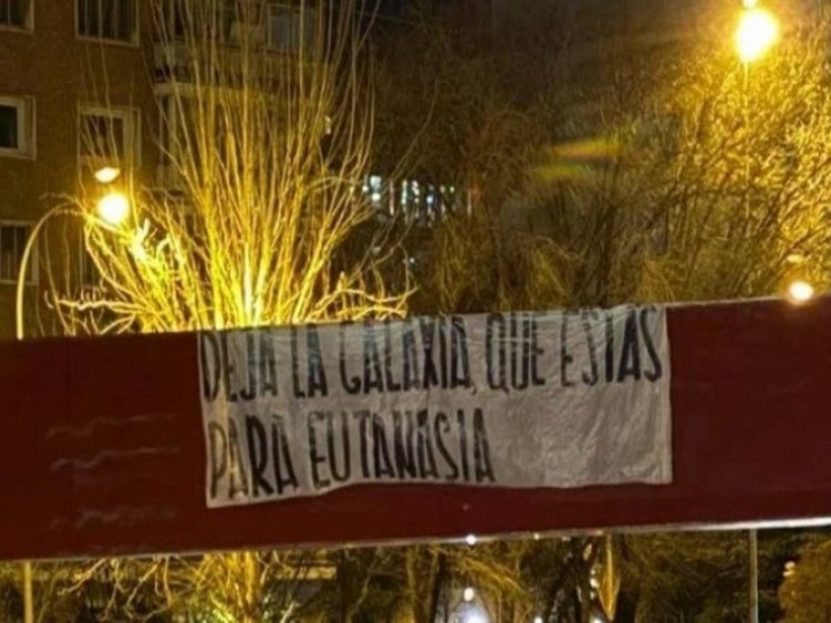 Tin mới nhất bóng đá tối 17/1: Fan Real mang biểu ngữ chửi đội bóng & Florentino Perez