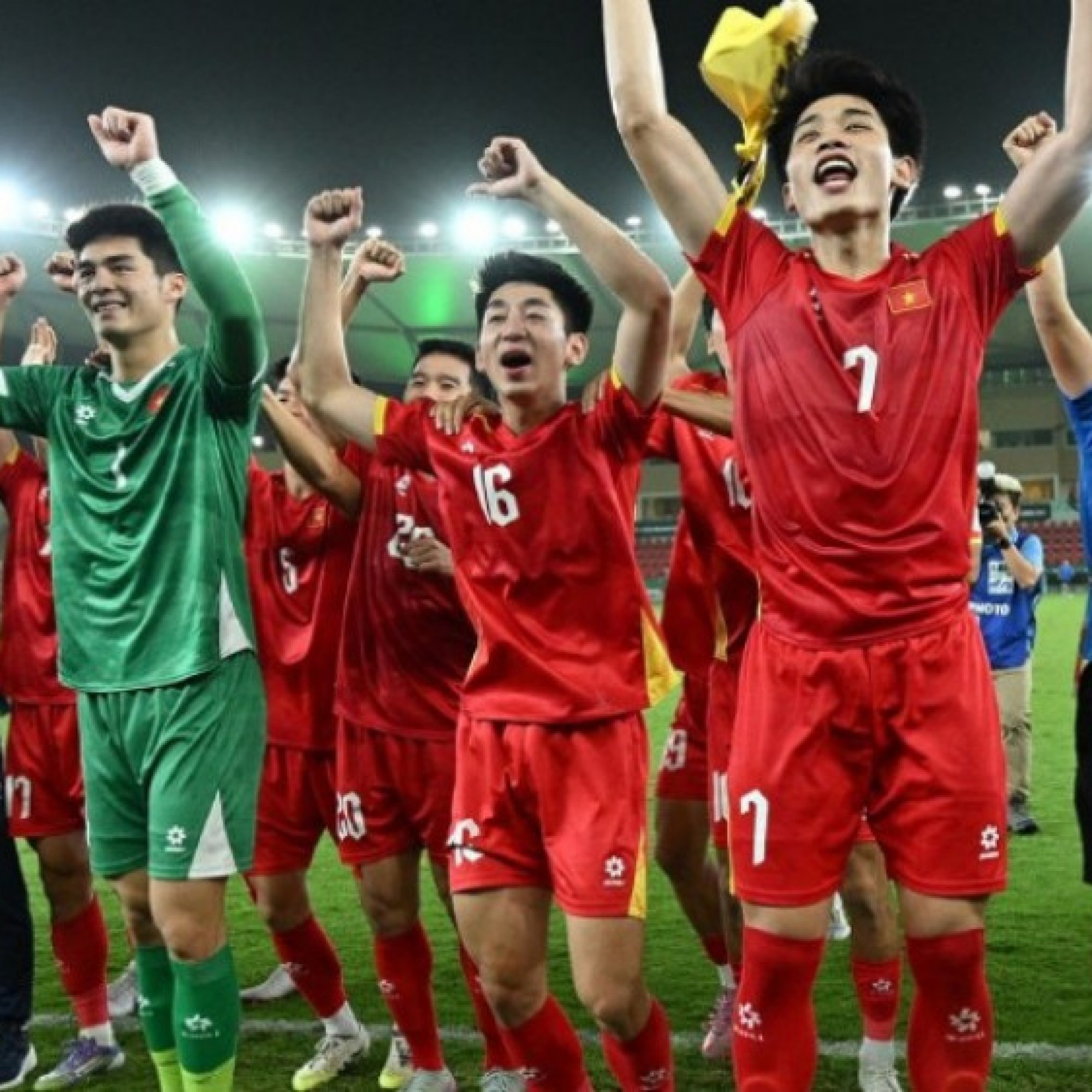  - U23 Việt Nam thành ứng viên vô địch, thầy Kim thắng cả Amorim lẫn HLV giành World Cup (Clip 1 phút)