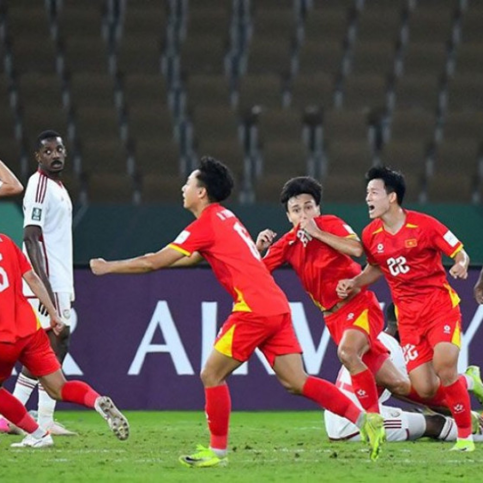 Video bóng đá U23 Việt Nam - U23 UAE: Vỡ òa Minh Phúc, 120 phút kinh điển (U23 châu Á)