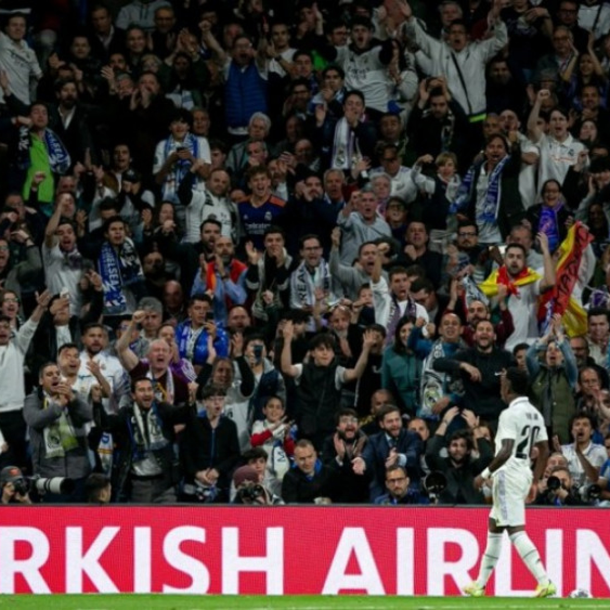  - CĐV Real Madrid vẫn đứng về phía Vinicius sau trận gặp Levante