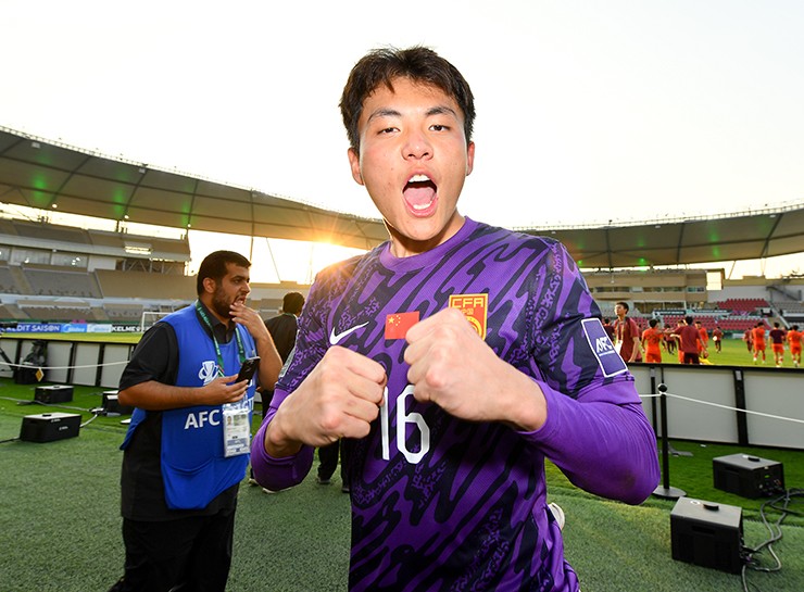 Thủ môn U23 Trung Quốc cứu thua xuất sắc nhất giải, thách thức Đình Bắc ở bán kết - 2