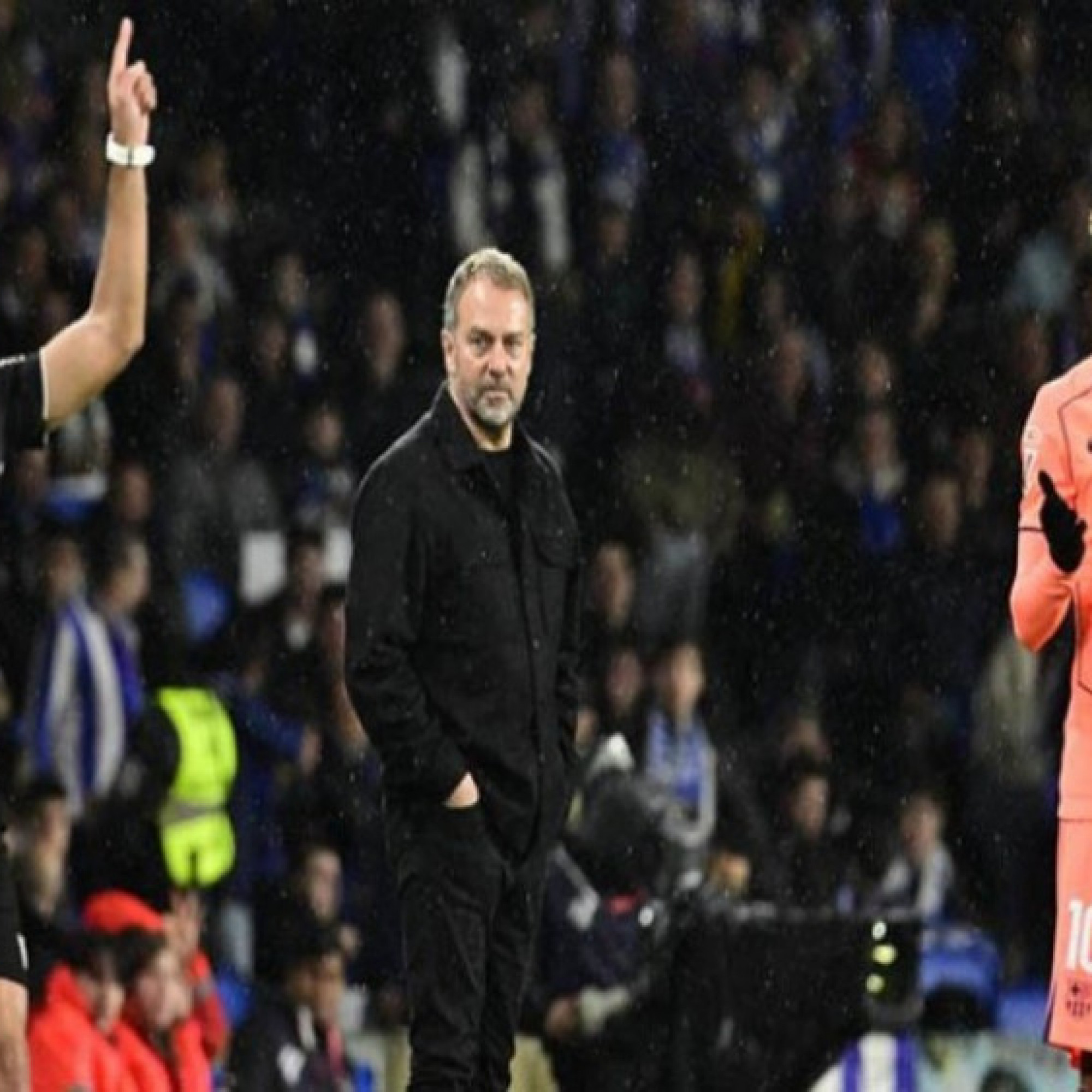  - Barcelona thua sốc: HLV Flick thất vọng với kết quả, De Jong chỉ trích trọng tài