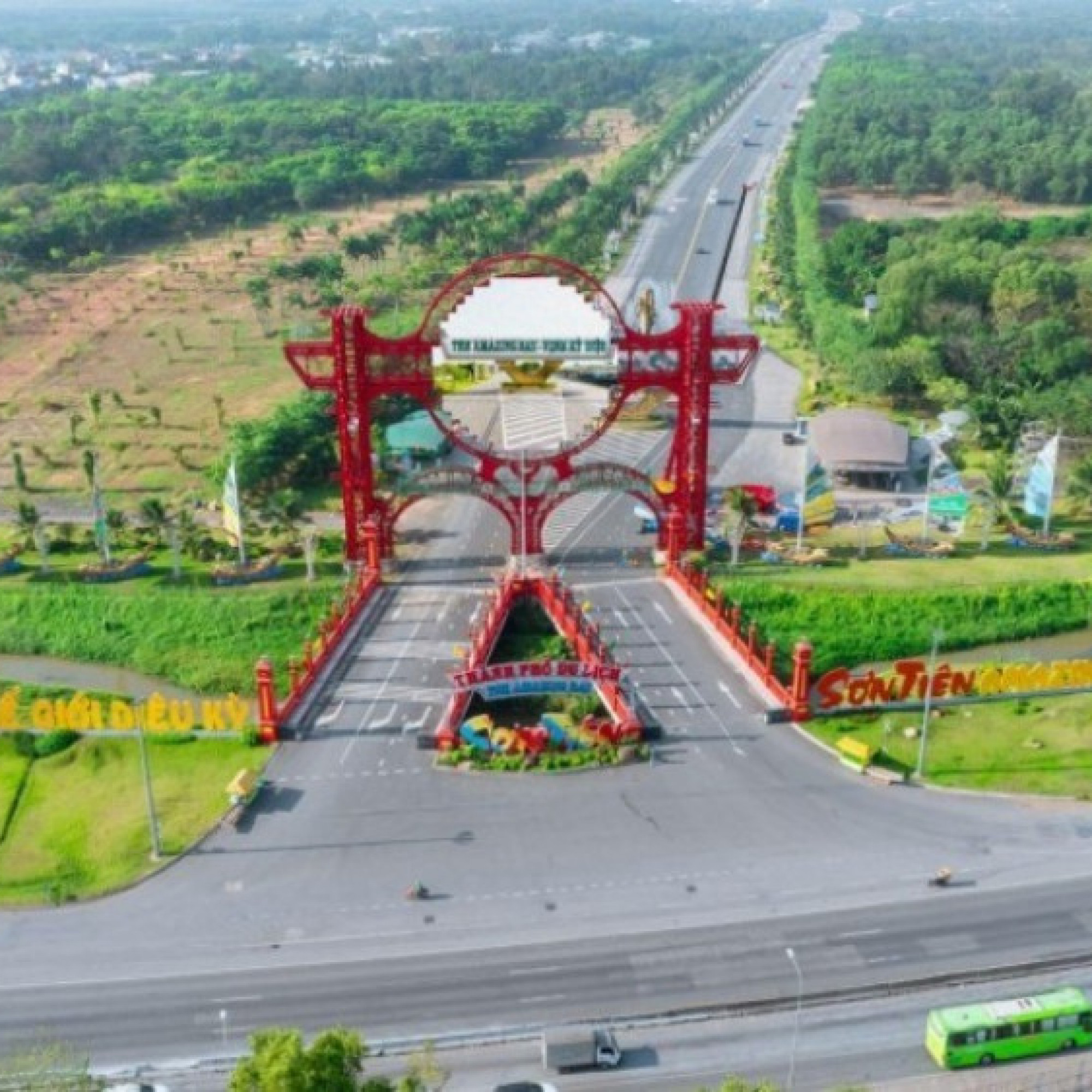 Một ngày xanh thật xanh giữa lòng thành phố du lịch Sơn Tiên