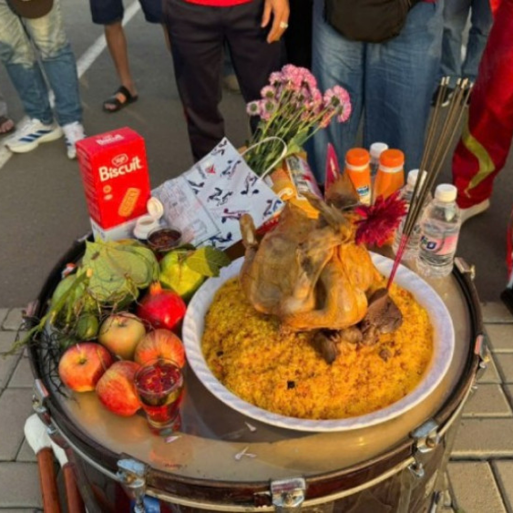  - CĐV Việt Nam mang gà cúng sang Saudi Arabia, cầu U23 Việt Nam thắng Trung Quốc