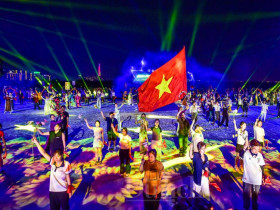  - Bộ trưởng Nguyễn Văn Hùng: Văn hóa đi trước soi đường, thấm vào từng quyết sách