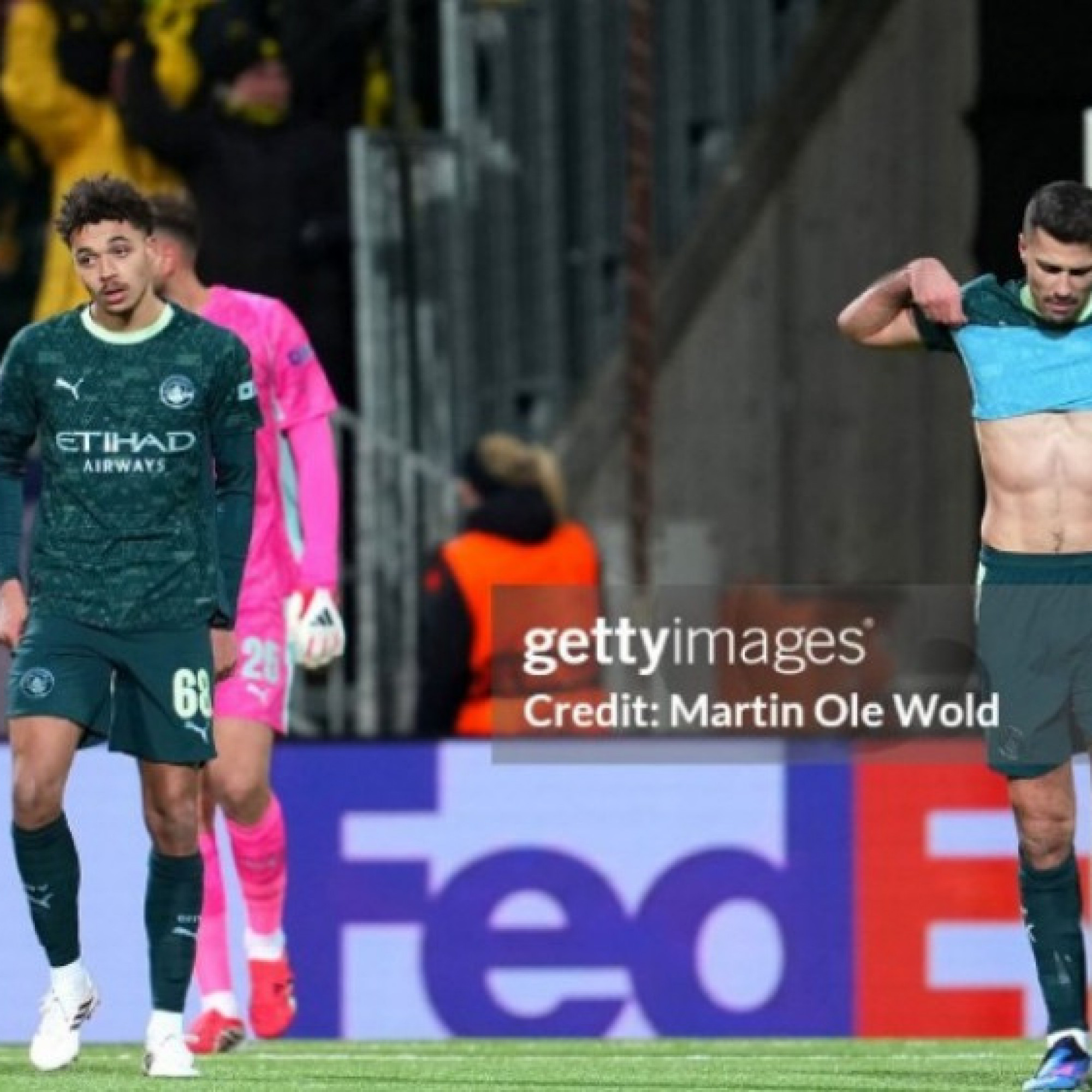  - Nóng bảng xếp hạng cúp C1: Arsenal vững ngôi đầu, Man City dễ bay khỏi Top 8