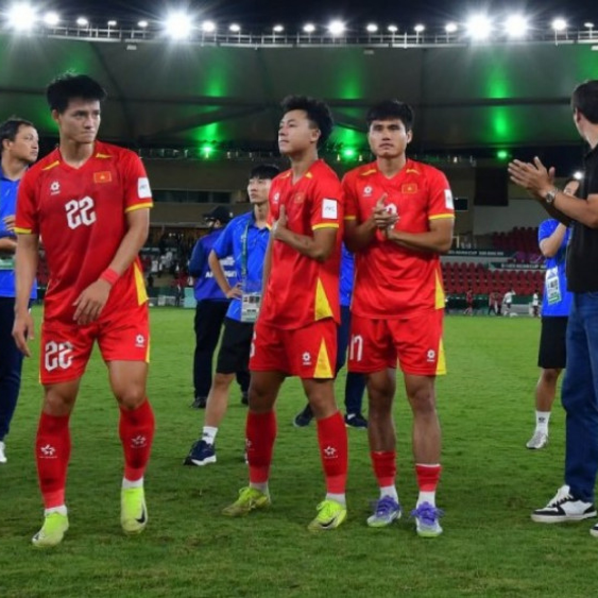  - Chùm ảnh U23 Việt Nam buồn rười rượi, U23 Trung Quốc vỡ òa kỳ tích chung kết châu Á