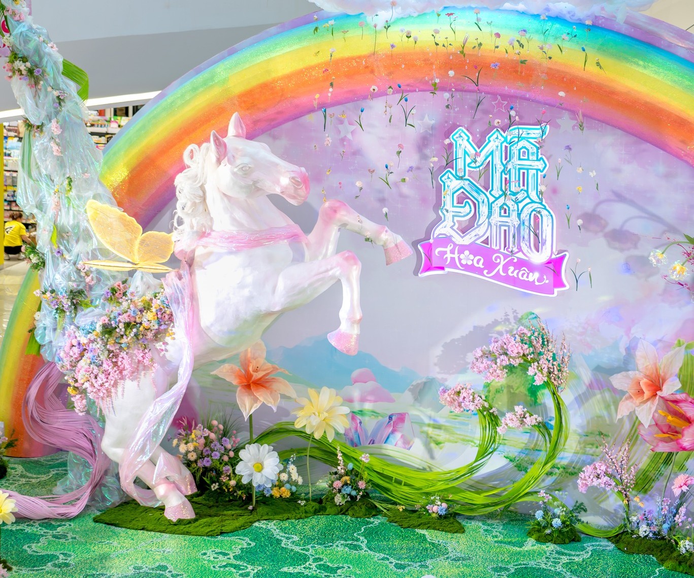 Trung tâm thương mại TP.HCM sớm rực rỡ sắc xuân đón Tết 2026 - 11