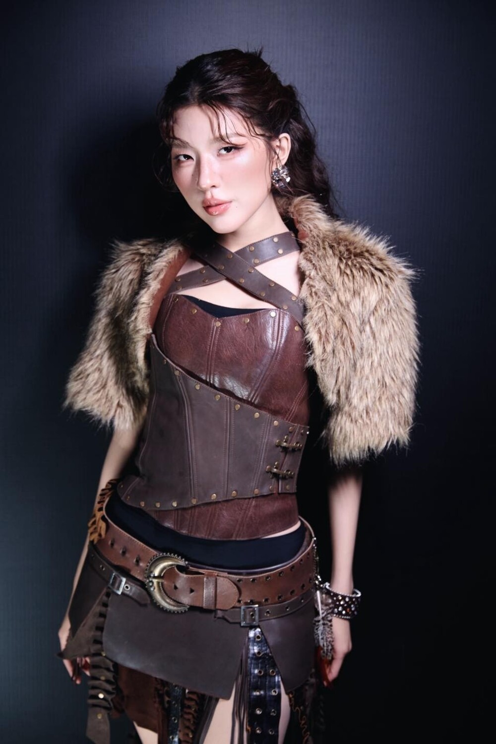 “Em xinh” Lamoon hát nhạc phim Người Đẹp Và Quái Lạ - 2