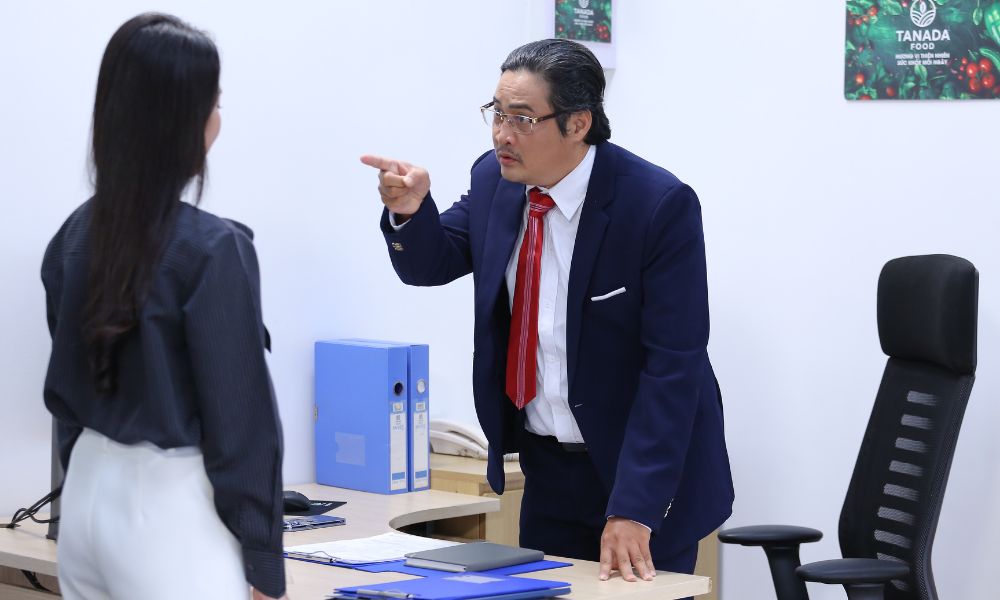 Thân Thúy Hà và Ngọc Tưởng đối đầu căng thẳng trong phim “Người thừa kế không danh phận” - 2