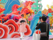 Trung tâm thương mại TP.HCM sớm rực rỡ sắc xuân đón Tết 2026