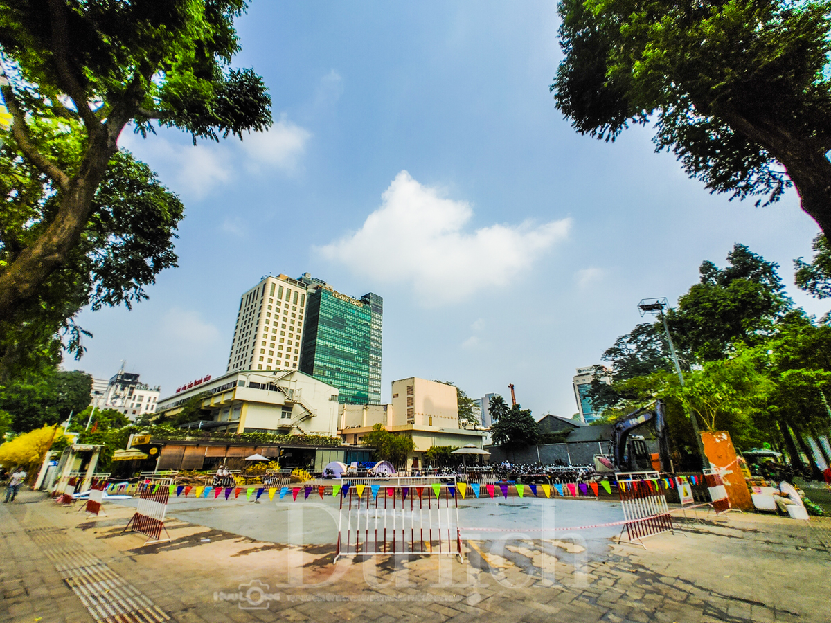 Tháo dỡ trụ sở Trung tâm Dịch vụ Việc làm Thanh niên thi công Lễ hội Tết Việt - 1