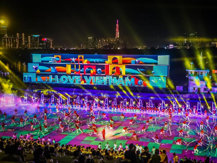 Văn hóa là “năng lượng gốc”, con người là trung tâm của mọi chiến lược phát triển